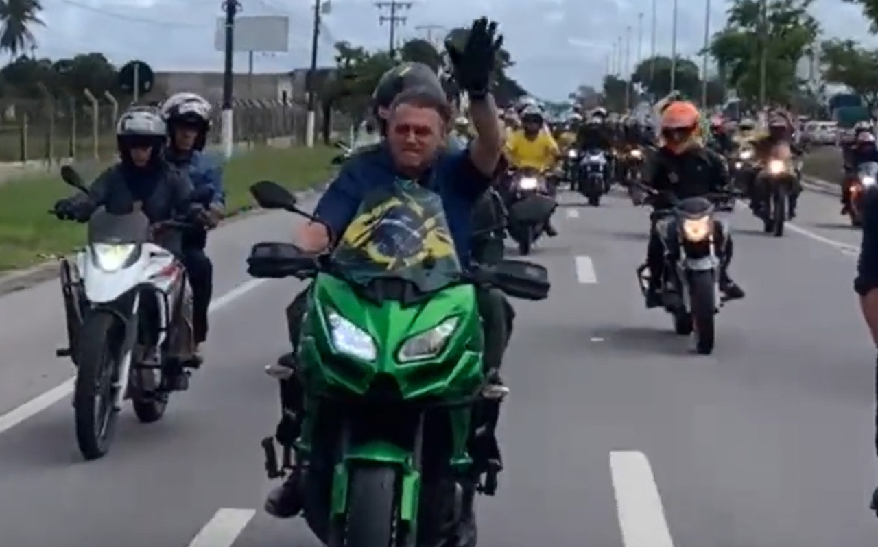 Presidente Bolsonaro Atrai Multid O Motociata Em Macei P Tria