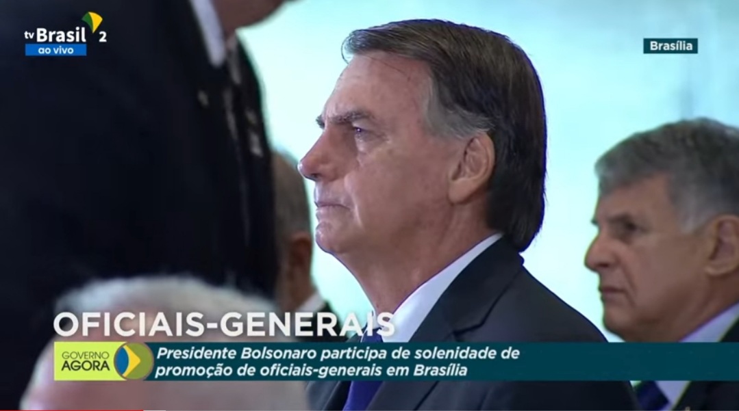 Bolsonaro participa de evento de promoção de oficiais generais do